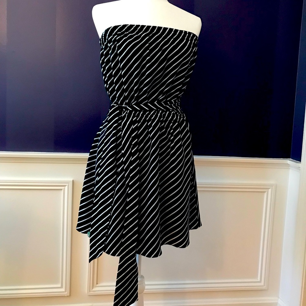 Express Navy/ white strapless dress